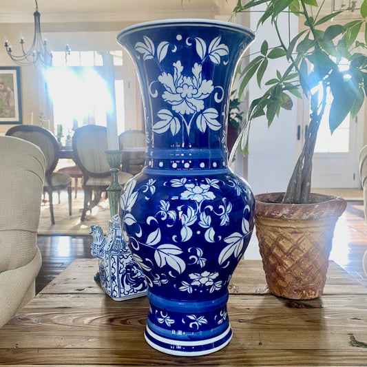 Large Blue and White Jardiniere Motif Vase