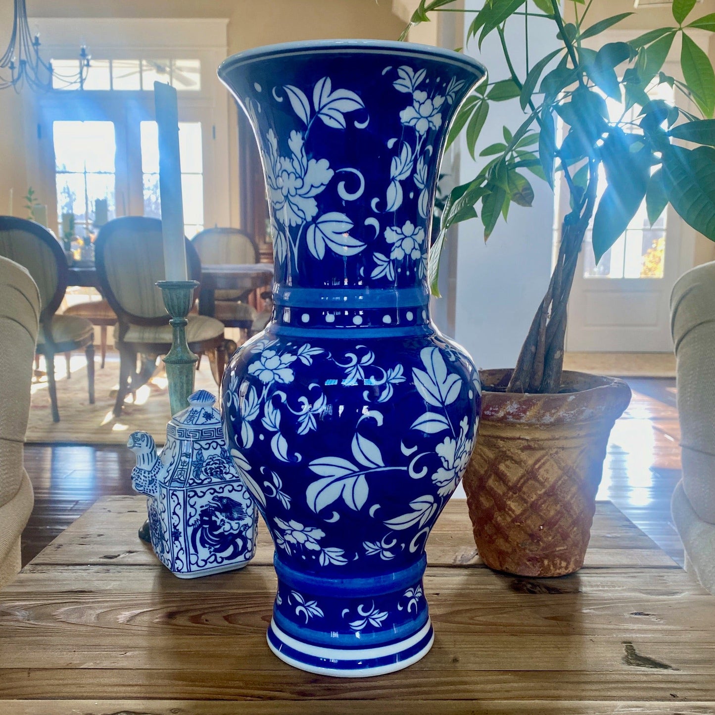 Large Blue and White Jardiniere Motif Vase