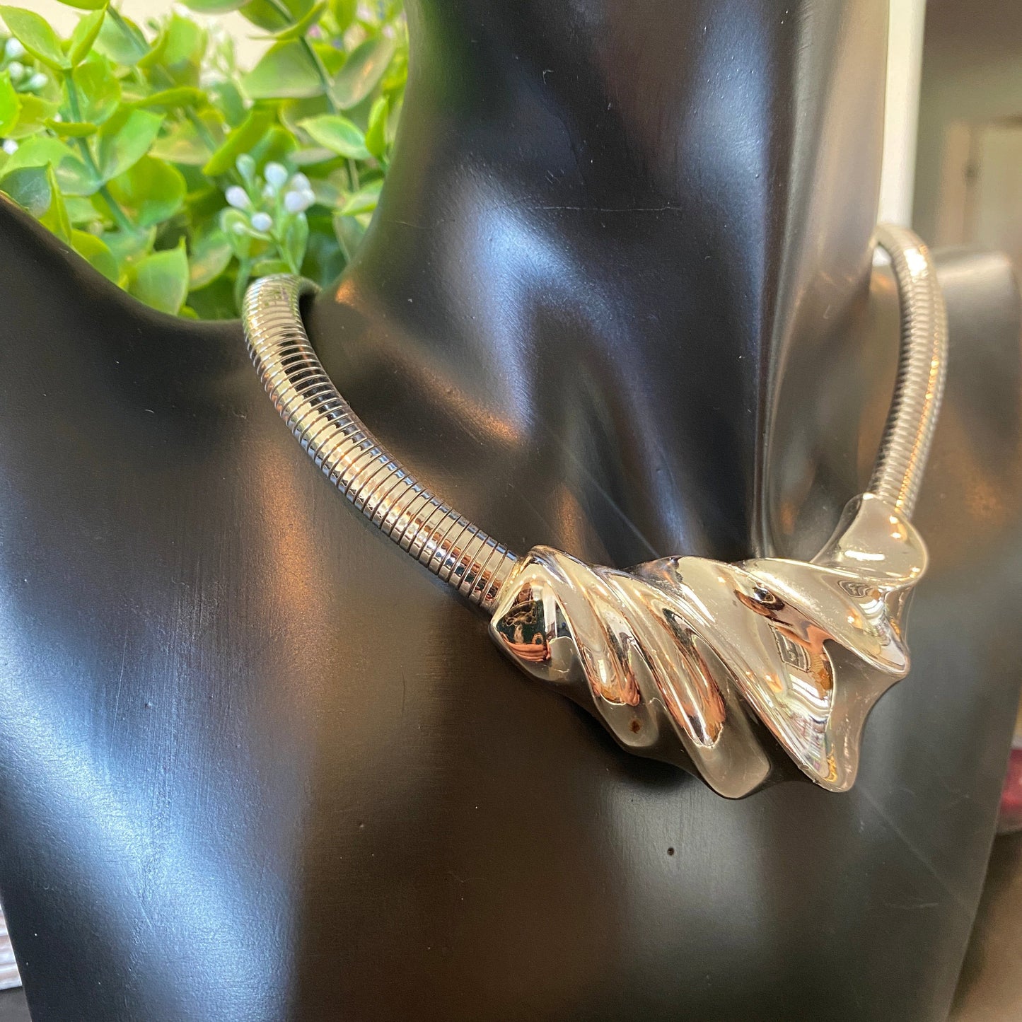 Silver Trifari Snake Necklace with Motif