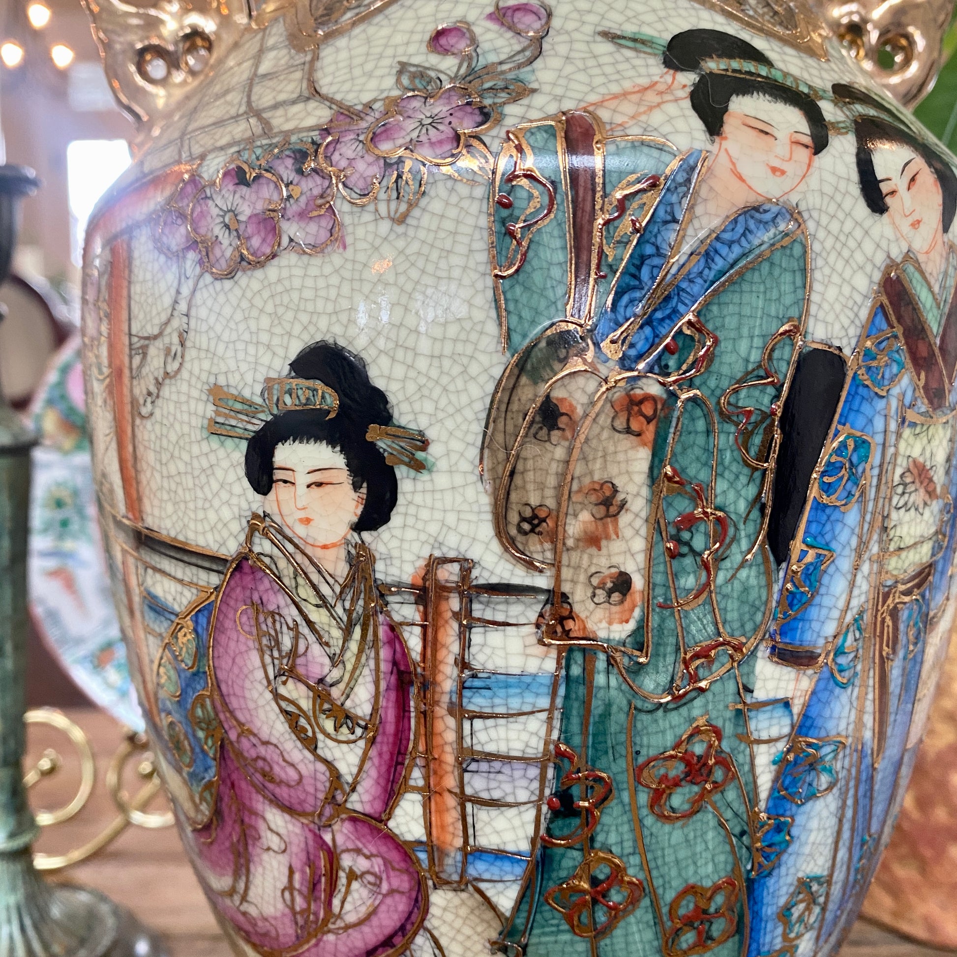 Vintage Porcelain Ceramic Japanese Geisha Vase Beautiful Japanese